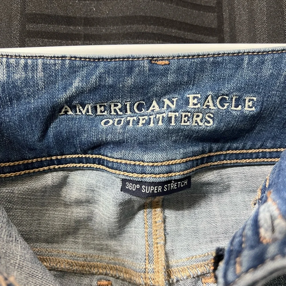 Pre-Loved American Eagle Jeans - Picture 3 of 4